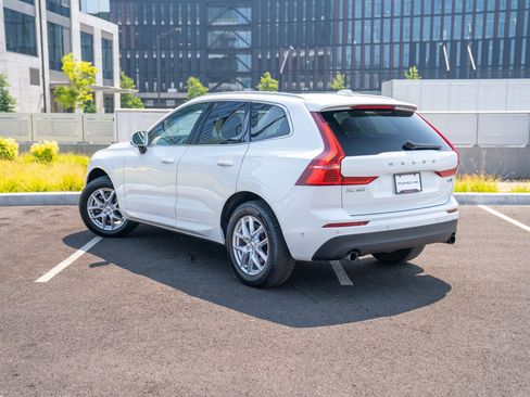 Used 2018 Volvo XC60 T5 Momentum w/ Convenience Package AWD/4WD image 3