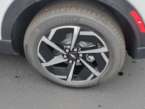 New 2026 Chevrolet Equinox EV LT image 6