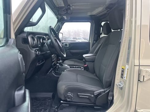 Certified 2020 Jeep Gladiator Sport w/ Quick Order Package 24S image 8