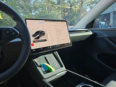 Used 2026 Tesla Model Y Long Range AWD/4WD image 32