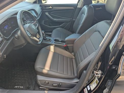 Used 2024 Volkswagen Jetta SE w/ Panoramic Sunroof Package FWD image 8