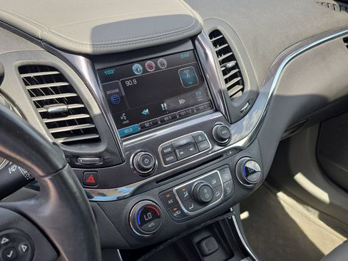 Used 2014 Chevrolet Impala LTZ FWD image 17