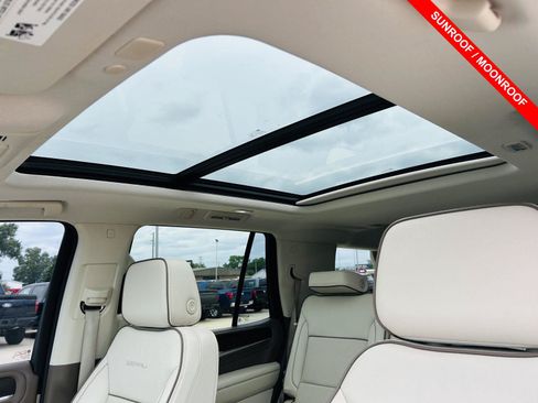 Used 2022 GMC Yukon Denali AWD/4WD image 4