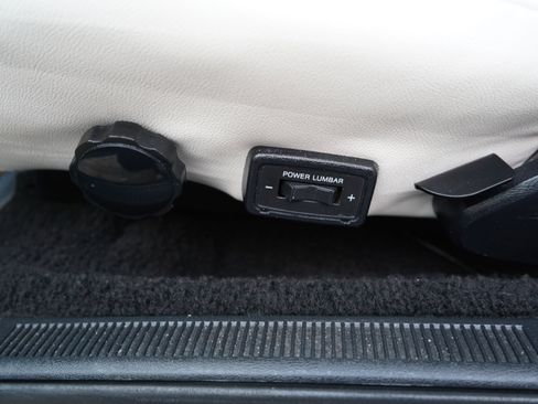 Used 1993 Ford Mustang LX image 29