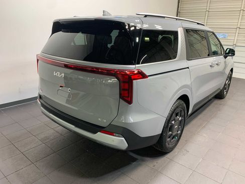 New 2026 Kia Carnival EX image 3