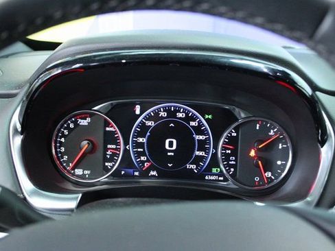 Used 2023 Chevrolet Traverse Premier image 16