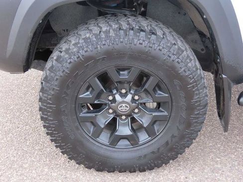 Used 2022 Toyota Tacoma TRD Off-Road image 15