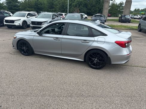Used 2023 Honda Civic Sport image 9