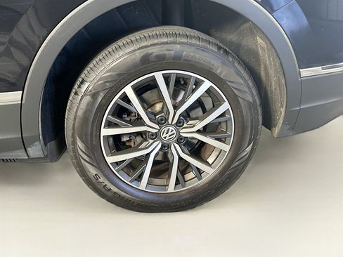 Used 2020 Volkswagen Tiguan SE FWD image 11