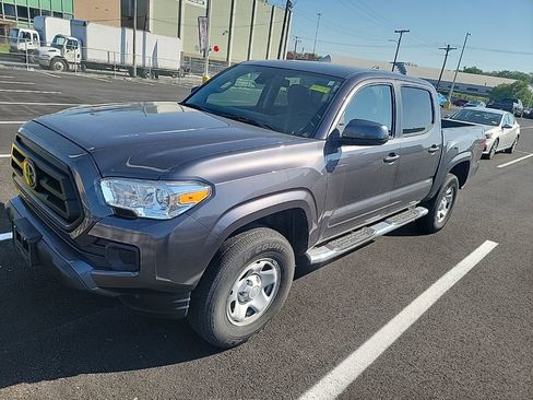 Used 2022 Toyota Tacoma SR w/ SR Convenience Package RWD image 3