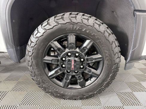 Used 2024 GMC Sierra 2500 AT4 w/ AT4 Premium Plus Package AWD/4WD image 10