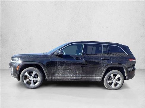 New 2026 Jeep Grand Cherokee Limited w/ Luxury Tech Group II AWD/4WD image 2