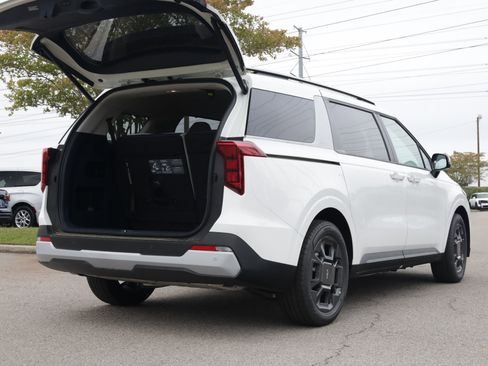 New 2026 Kia Carnival EX FWD image 5