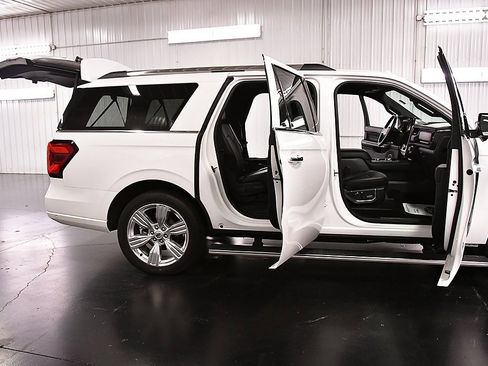 Used 2024 Ford Expedition Max Platinum image 32