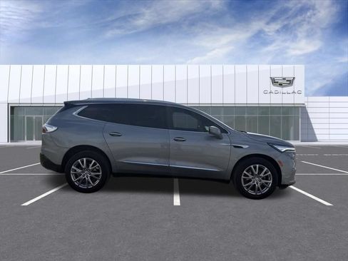 Used 2024 Buick Enclave Essence w/ Experience Buick Package FWD image 2