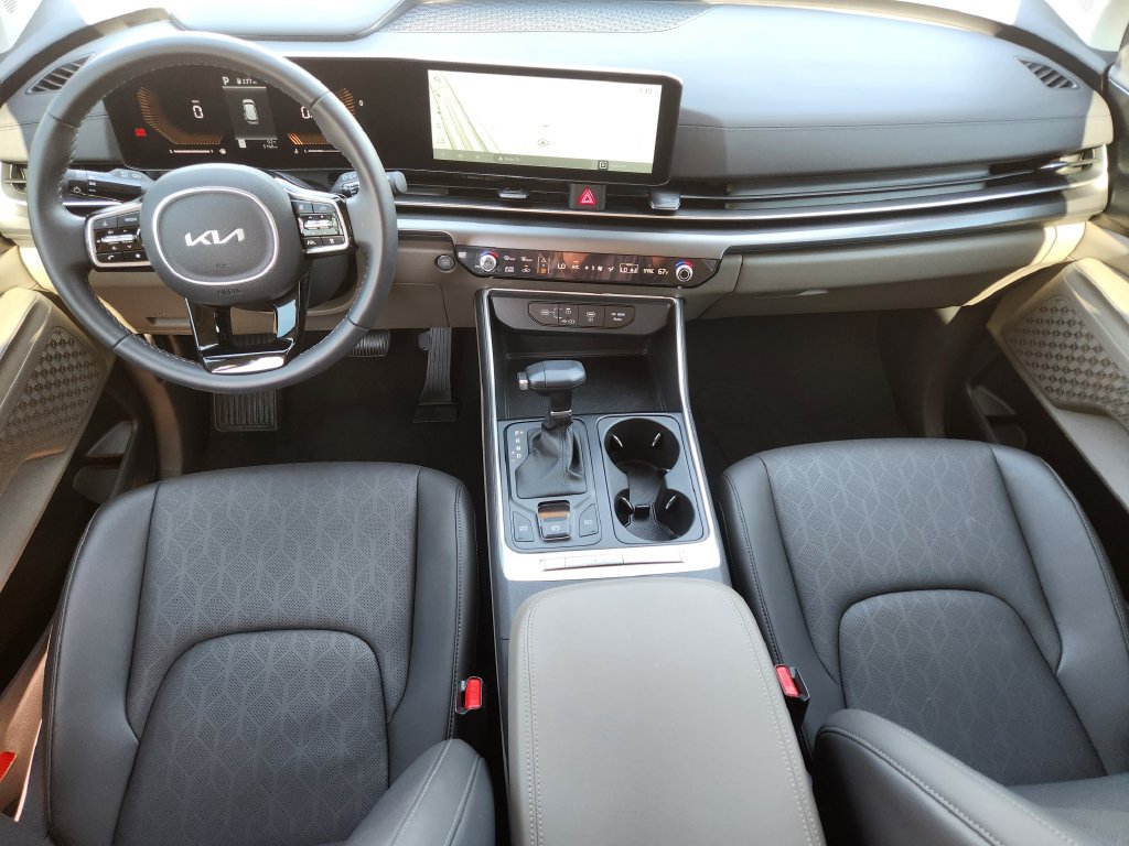 New 2026 Kia Carnival FWD image 23