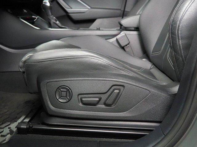 Used 2023 Audi Q3 quattro 2.0T Premium w/ Black Optic Sport Package AWD/4WD image 44