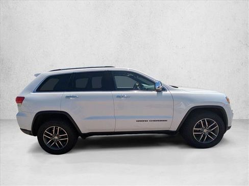 Used 2018 Jeep Grand Cherokee Limited AWD/4WD image 4