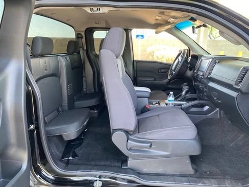 Used 2022 Nissan Frontier S RWD image 6