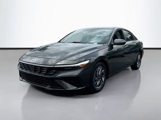 Used 2024 Hyundai Elantra SEL FWD video 2