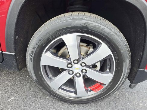 Used 2018 Chevrolet Traverse LT image 19