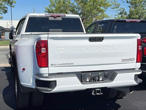 Used 2024 Chevrolet Silverado 3500 High Country w/ Technology Package AWD/4WD image 3