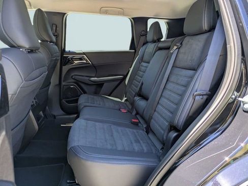 New 2026 Mitsubishi Outlander SE FWD image 15