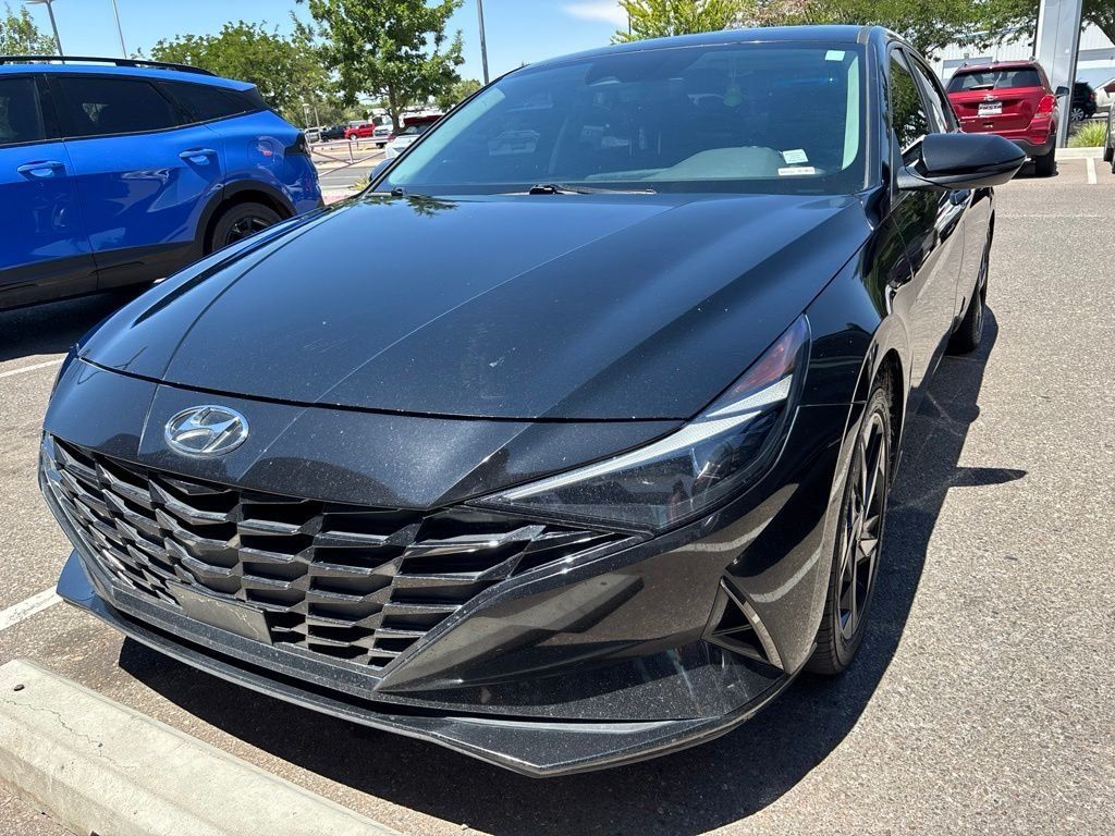 Used 2023 Hyundai Elantra Limited FWD image 2