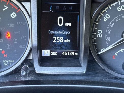 Used 2021 Toyota Tacoma TRD Sport AWD/4WD image 27
