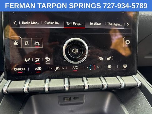 Used 2025 GMC Terrain Elevation AWD/4WD image 38