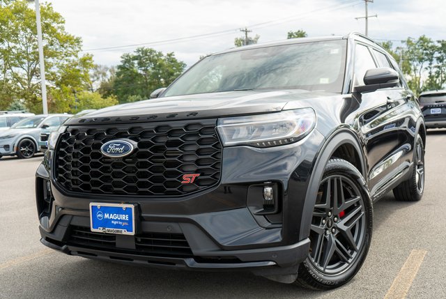 Certified 2025 Ford Explorer ST AWD/4WD image 1