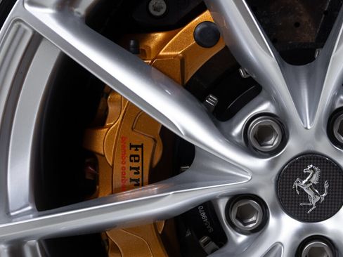 Used 2021 Ferrari 812 GTS RWD image 18