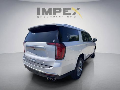 Used 2023 GMC Yukon XL Denali AWD/4WD image 5
