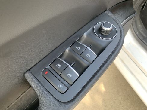 Used 2022 Alfa Romeo Giulia Veloce RWD image 18
