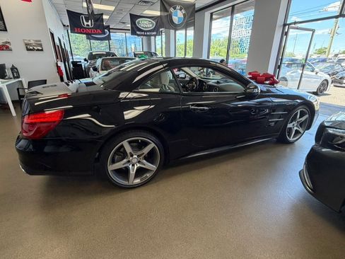 Used 2017 Mercedes-Benz SL 550 image 30