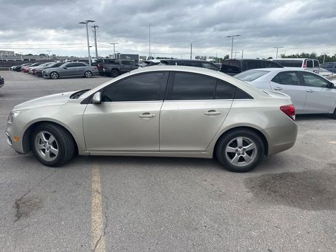 Used 2016 Chevrolet Cruze LT w/ Technology Package FWD image 8