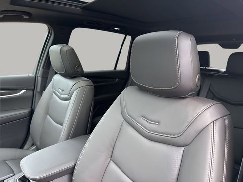 New 2025 Cadillac XT6 Sport w/ Technology Package image 38