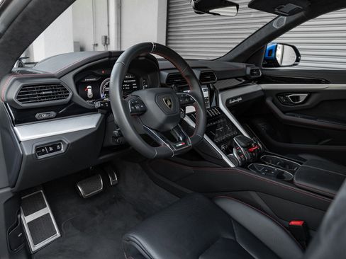 Used 2020 Lamborghini Urus image 11