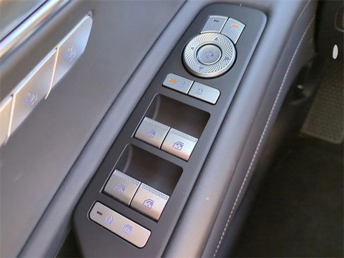 Certified 2025 Genesis GV80 2.5T Standard image 21