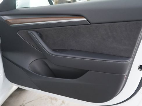 Used 2022 Tesla Model 3 Performance image 9