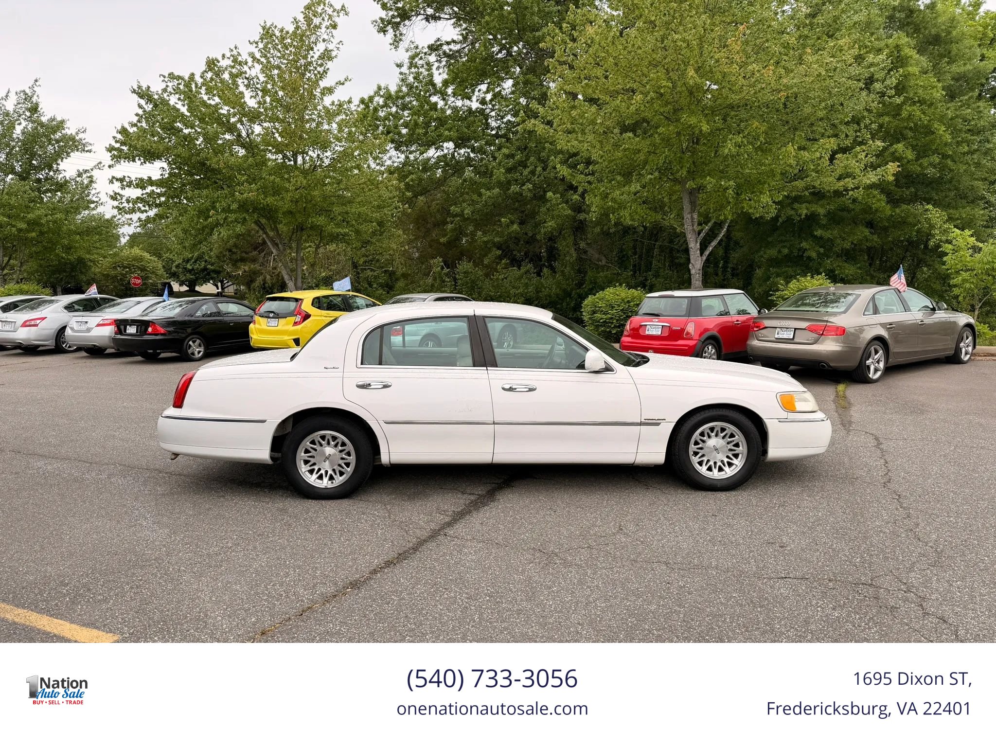 Used 1999 Lincoln Town Car Signature RWD image 7