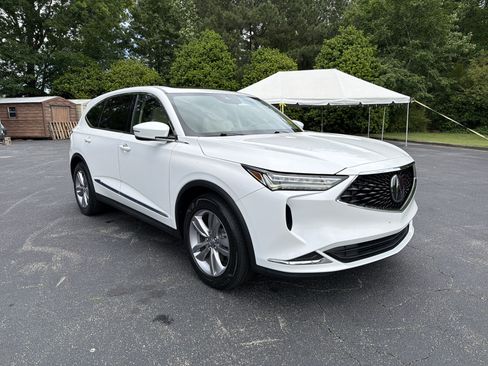 Used 2023 Acura MDX SH-AWD image 3