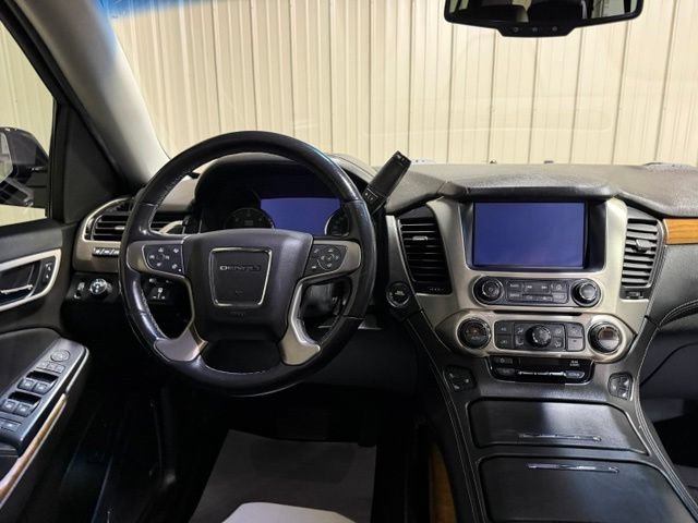 Used 2020 GMC Yukon Denali w/ Denali Premium Package AWD/4WD image 37