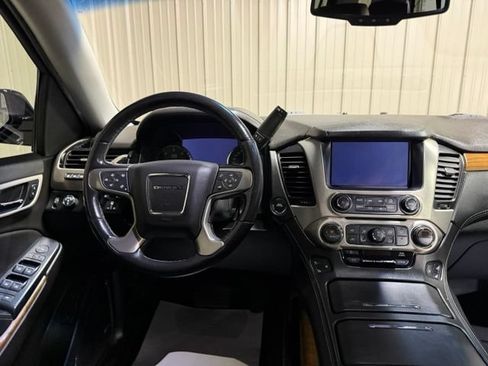 Used 2020 GMC Yukon Denali w/ Denali Premium Package AWD/4WD image 37