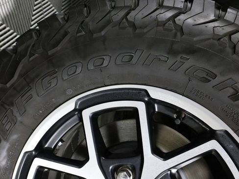 Used 2026 Jeep Wrangler Unlimited Rubicon AWD/4WD image 40