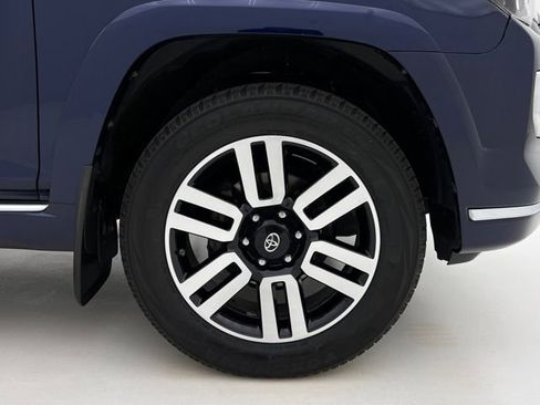 Used 2017 Toyota 4Runner Limited AWD/4WD image 31