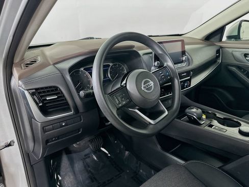 Used 2021 Nissan Rogue SV AWD/4WD image 14