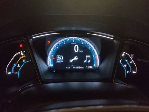 Used 2018 Honda Civic EX image 23
