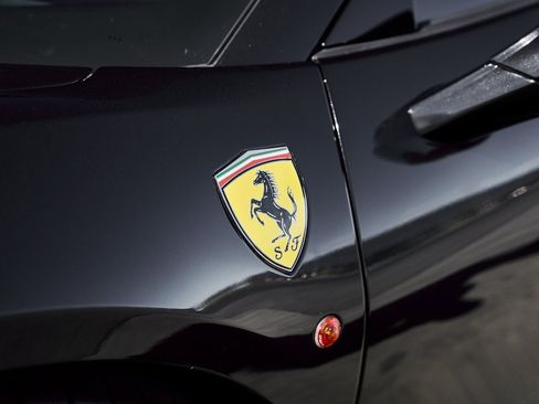 Used 2018 Ferrari 488 Spider image 9