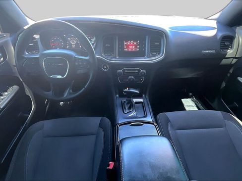 Used 2017 Dodge Charger SE w/ Blacktop Package RWD image 15